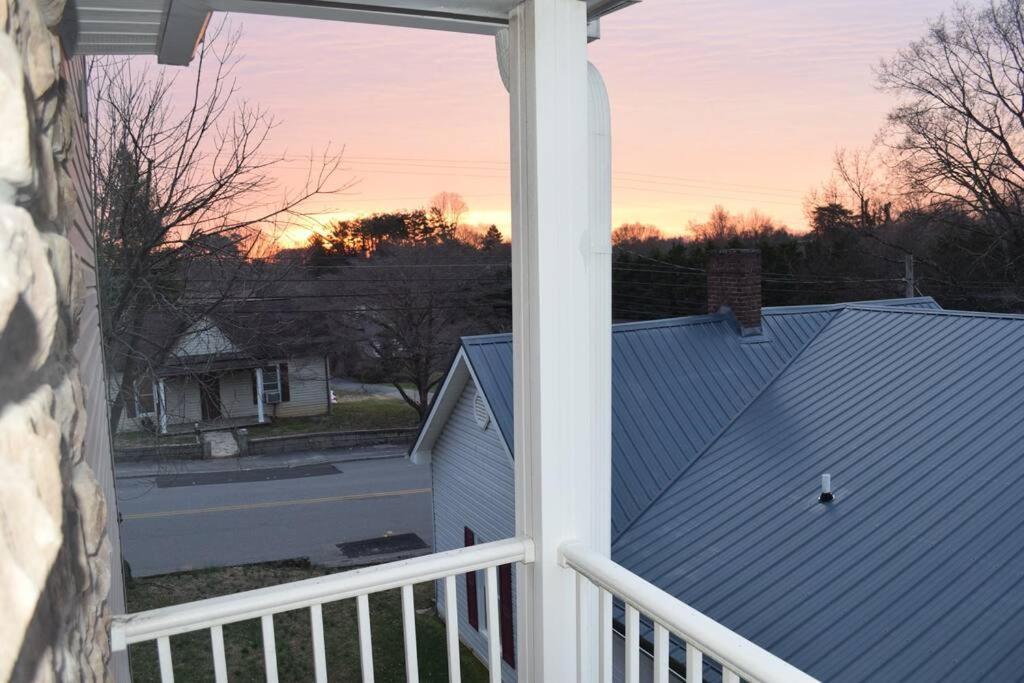 Skinny Big House In Jefferson City Eksteriør bilde